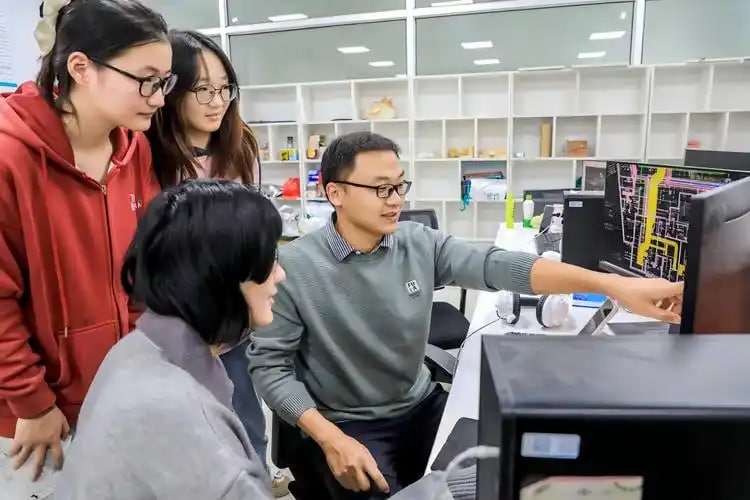 市场趋于理性，机械设备与工业产品行业进入调整阶段